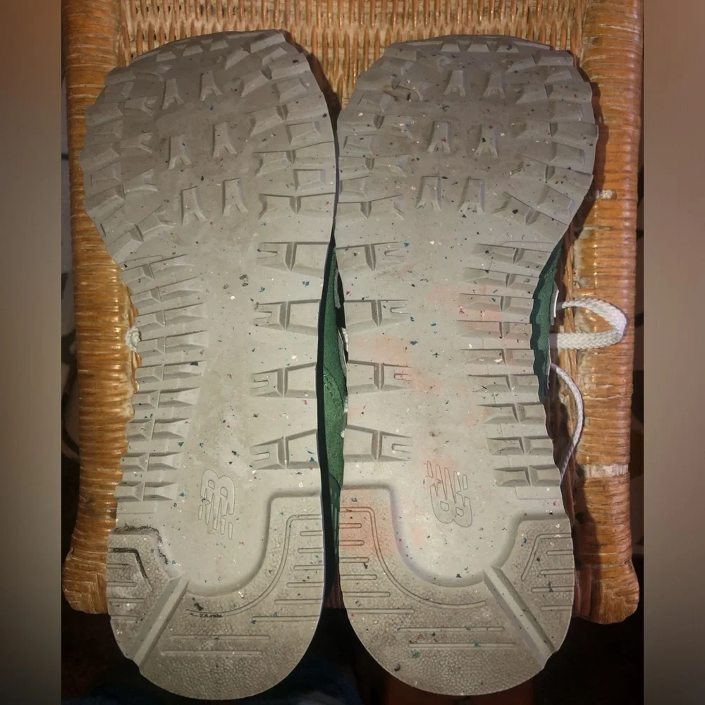 NEW BALANCE - Green & White Runners size 7 - Picture 6 of 6
